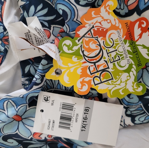 Two-piece tankini swimsuit and cover-up. - Picture 5 of 6